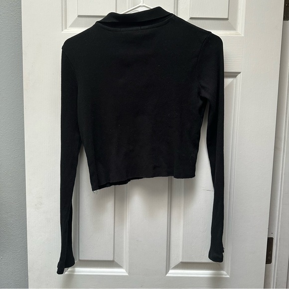 Brandy Melville Collared Buttoned Cardigan - Picture 2 of 3